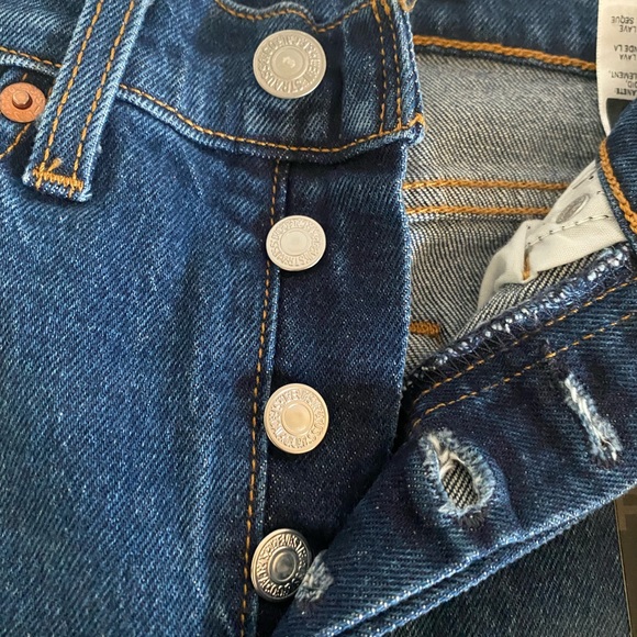 Levi’s Wedgie Jeans - Picture 4 of 7